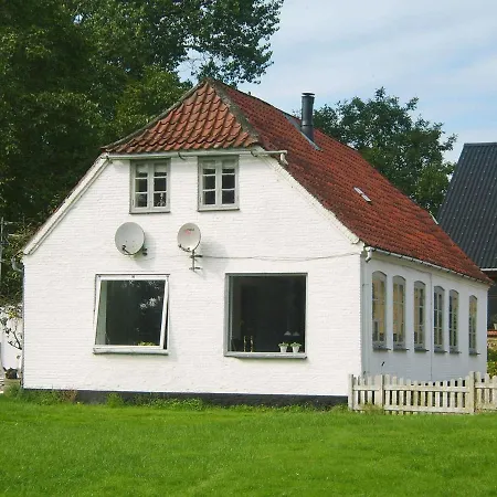 4 Person Holiday In Semesterbostad